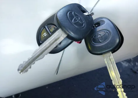 2013 Toyota Highlander Se V6 z USA, uszkodzony, nr VIN 5TDBK3EH8DS211713